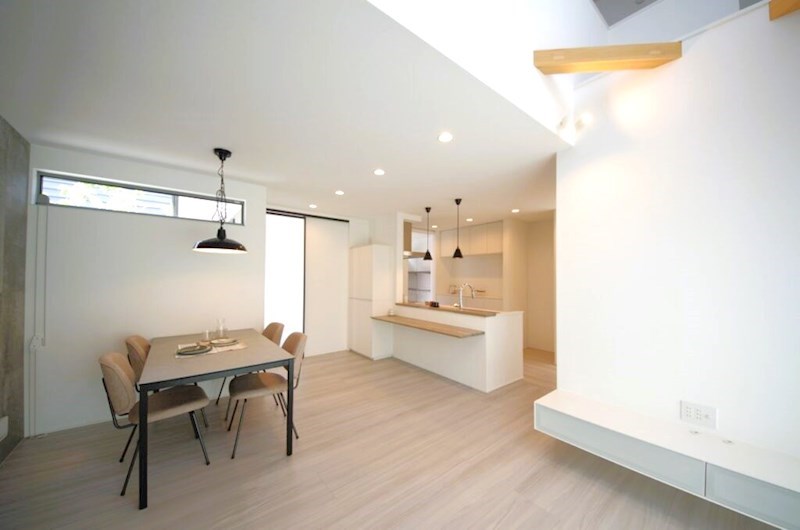 高知市一宮東町１丁目　H号棟　築浅戸建 1F　LDK17帖