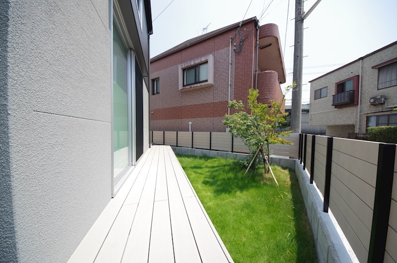 高知市一宮東町１丁目　H号棟　築浅戸建 庭（ウッドデッキ）