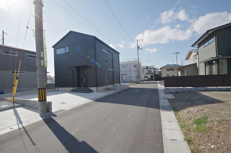 【5/20商談中】高知市一宮東町１丁目　I号棟　築浅戸建 前面道路　北側　公道　幅員約5.3ｍ